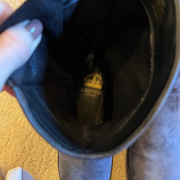 Like New Woman's Gray & studded boots size 8 - Picture 6 of 8